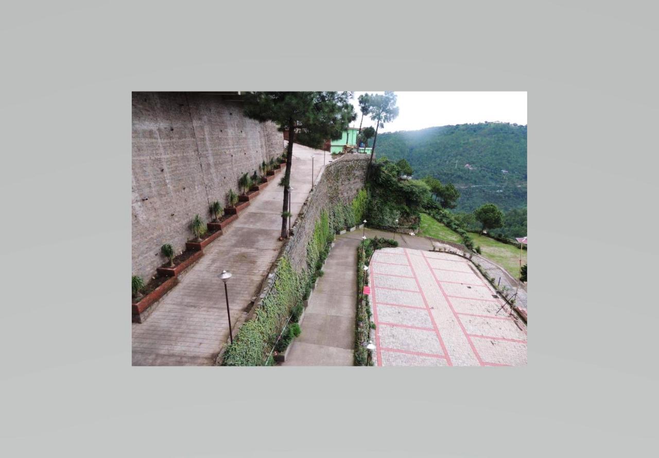 2Bhk Furnished Apartment/Near Kasauli/Barog/Luv Fun & Adventure Solan Ngoại thất bức ảnh