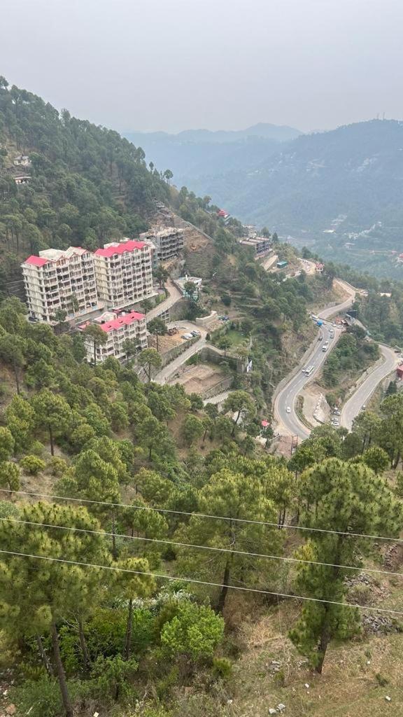 2Bhk Furnished Apartment/Near Kasauli/Barog/Luv Fun & Adventure Solan Ngoại thất bức ảnh