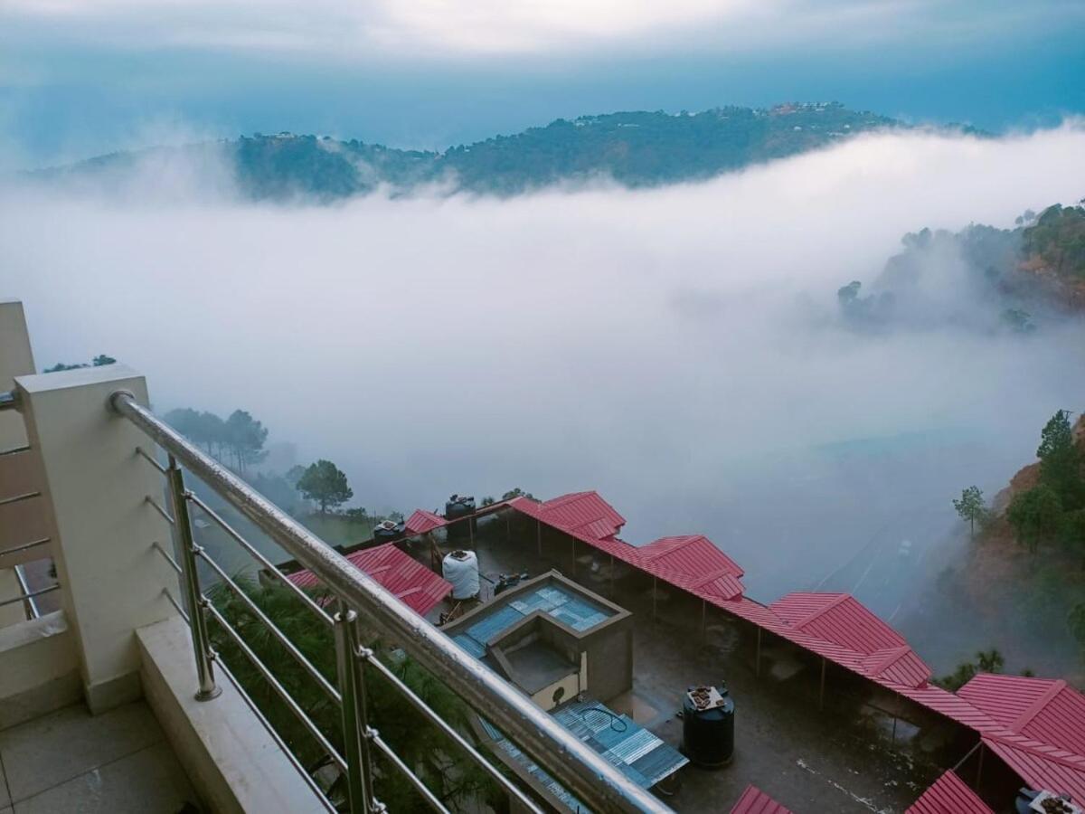2Bhk Furnished Apartment/Near Kasauli/Barog/Luv Fun & Adventure Solan Ngoại thất bức ảnh