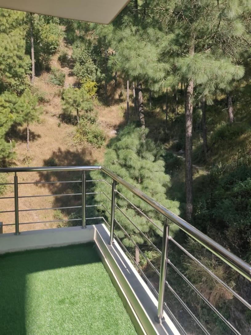 2Bhk Furnished Apartment/Near Kasauli/Barog/Luv Fun & Adventure Solan Ngoại thất bức ảnh